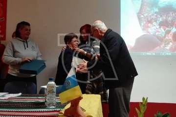 Tara homenajea a Carmelita Suárez (Foto Carmelo Santana y TA)